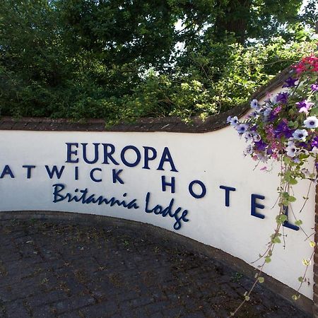 Europa Gatwick Hotel & Spa Crawley  Bagian luar foto