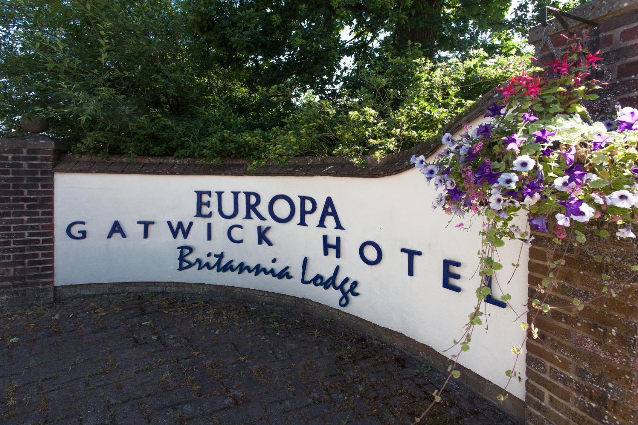 Europa Gatwick Hotel & Spa Crawley  Bagian luar foto